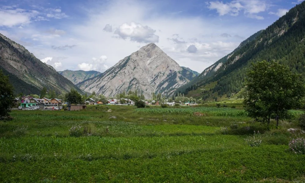 Gurez Valley Tour Packages