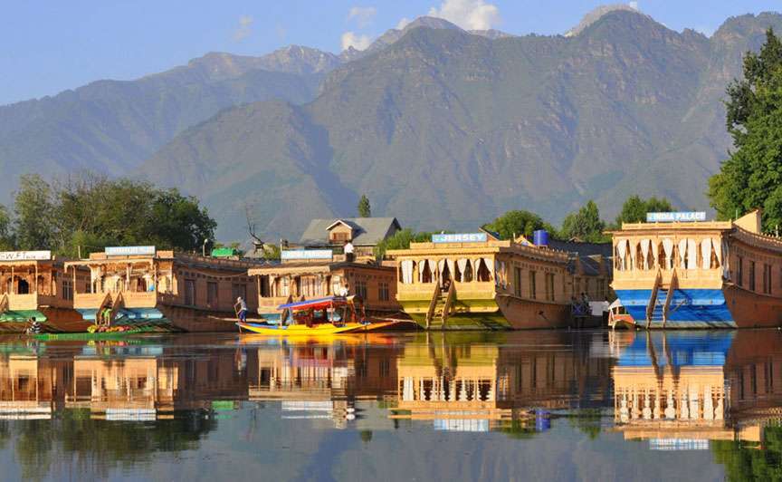 Kashmir Tour Package with Gulmarg Stay